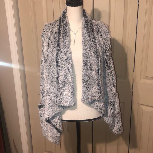 NWT from stein mart  this Democracy Super soft faux fur vest black/white Medium - Picture 1 of 12